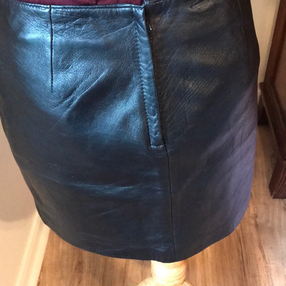 Old Navy Black Leather Skirt size 2 - Picture 7 of 8